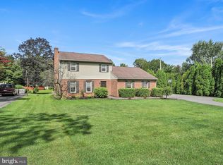 102 White Oak Dr, Lancaster, PA 17601