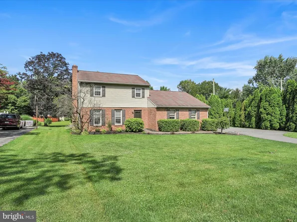 102 White Oak Dr, Lancaster, PA 17601