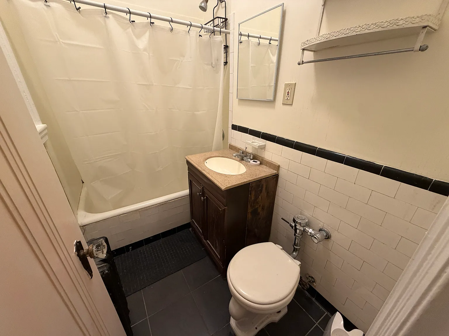 Studio, 355 sqft, $1,900 — Photo 3