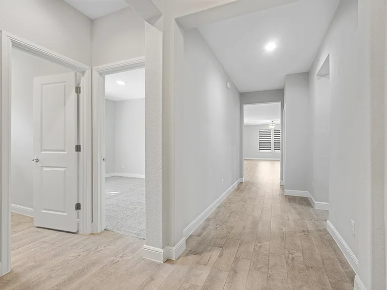 832 Wilmott Ter — Photo 3