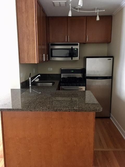 1st image of 622 W Wrightwood Ave #312