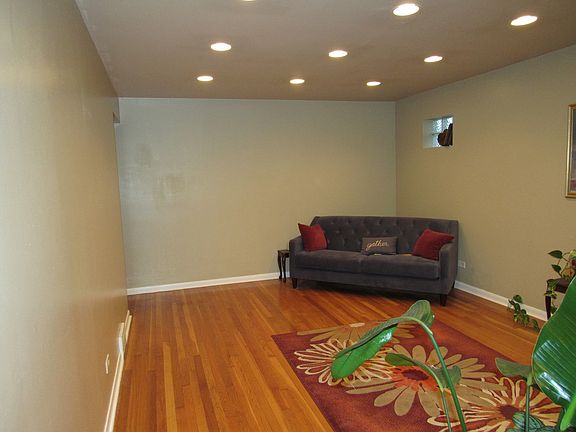 3rd image of 15231 S Wabash Ave