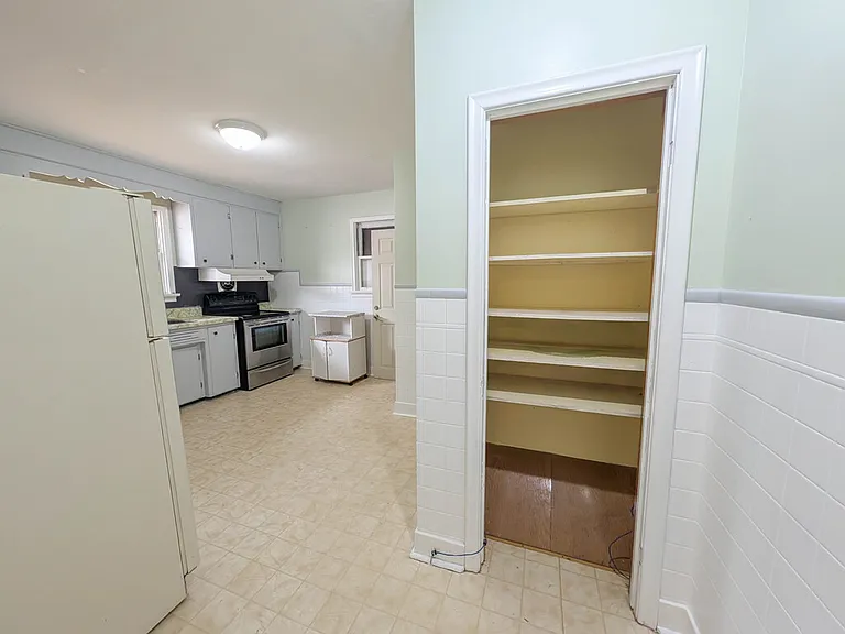 37 Franklin Blvd — Photo 11