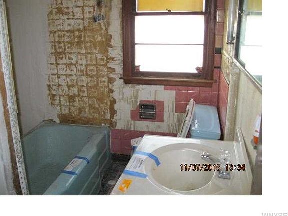 4th image of 2416 Falls St