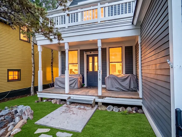 218 N French St — Photo 1