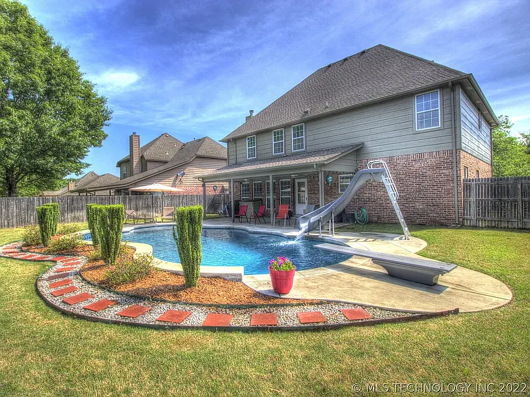 2422 S Redwood Pl — Photo 34