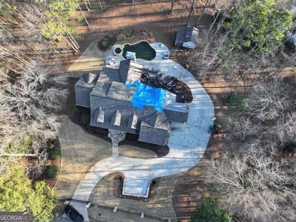 2135 Clay Dr, Sandy Springs, GA 30350