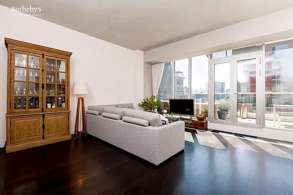 Rented by Sotheby's International Realty | media 31