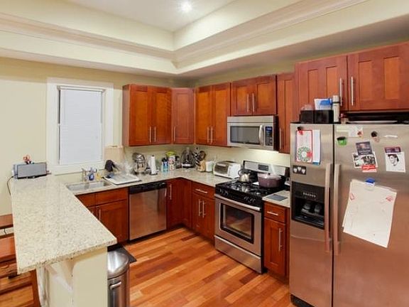 3rd image of 1605 Mount Vernon St APT 1R