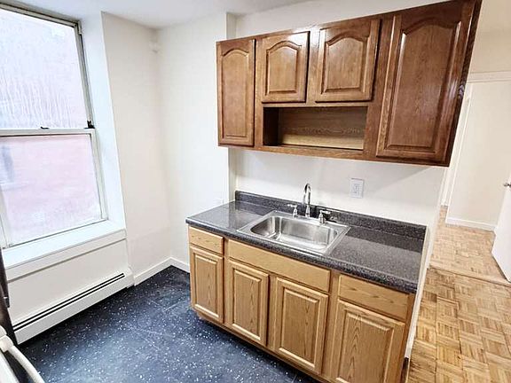 5th image of 2230 Strauss St APT 2F