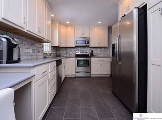 2221 S 90th St, Omaha, NE 68124