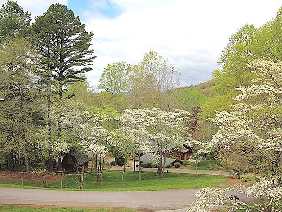 5th image of 708 Beech Cove Dr
