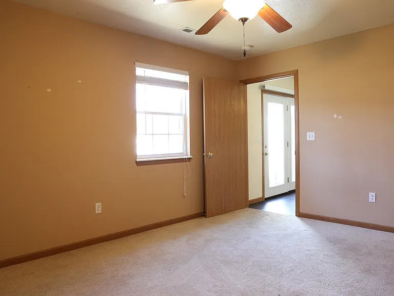22635 Hollow Oak Ln #A — Photo 14