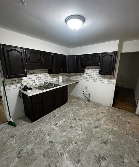2535 W 19th Ave — Photo 2