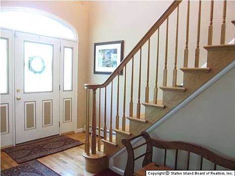 3rd image of 81 Ramblewood Ave