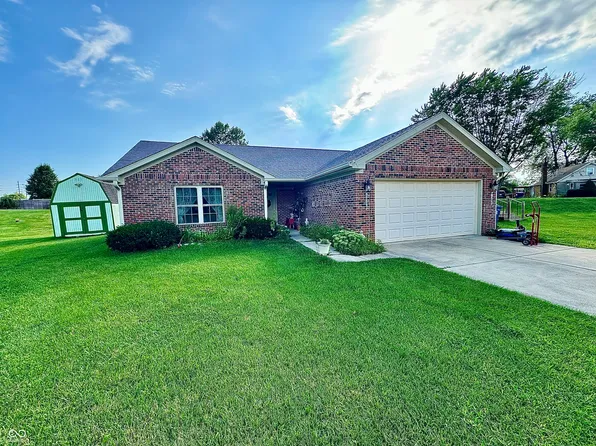 16 Cherrywood Ct, Greencastle, IN 46135