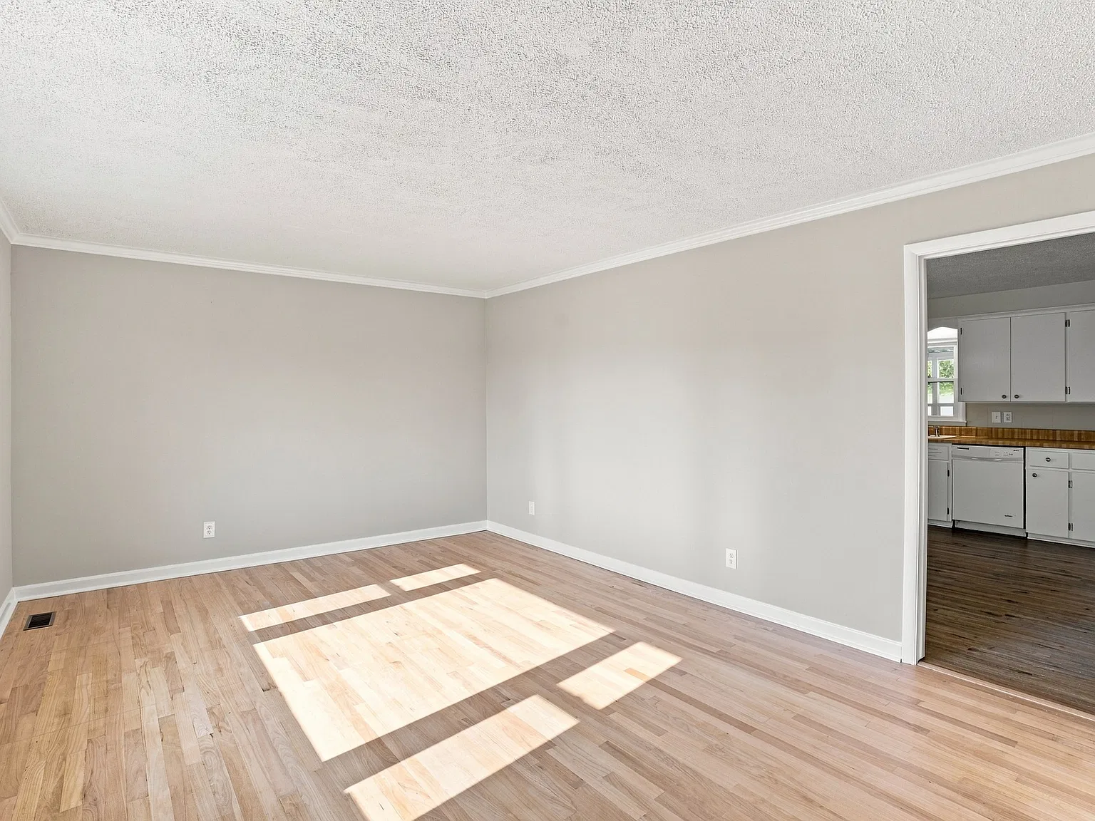 105 Tollgate Road - 1 — Photo 3
