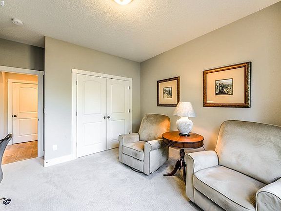 5th image of 6807 NE 69th Cir