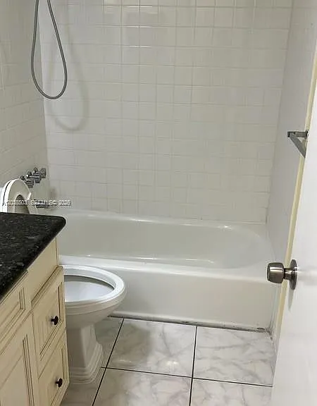 1600 NE 114th St #208 — Photo 6