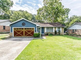 2320 Springhill St, Dallas, TX 75228