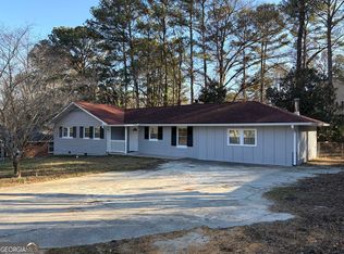 431 Pineridge Dr, Forest Park, GA 30297