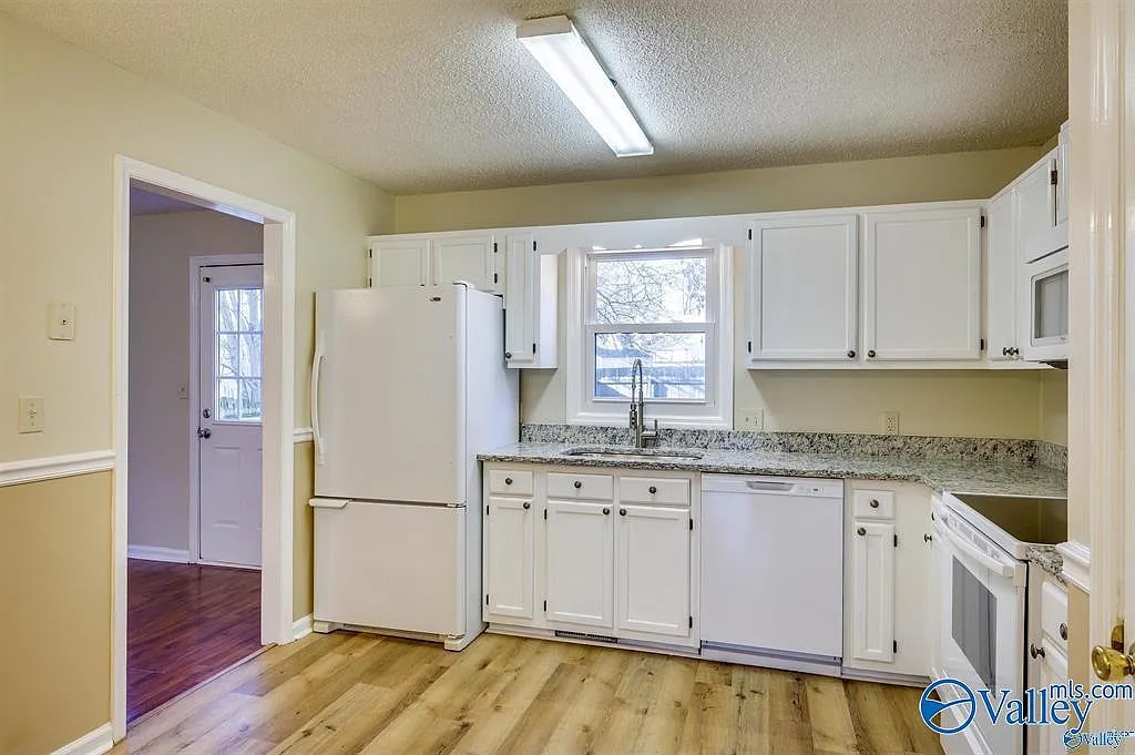 3 bed, 2.5 bath, 1440 sqft, $1,795 — Photo 3