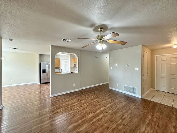 5th image of 4206 Thunder Creek Dr