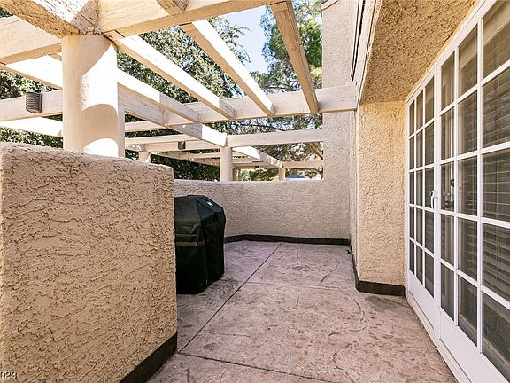 5th image of 5614 Vineyard Ln #0