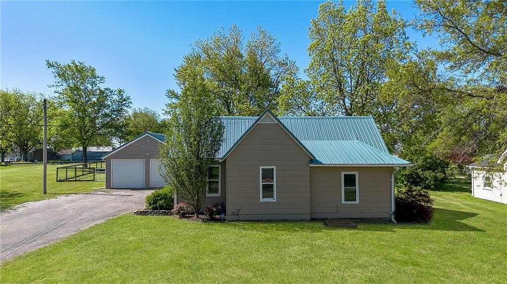 605 E North St, Corder, MO 64021 Zillow