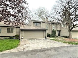 2416 Tanbark Oak Dr #2416, Flint, MI 48532