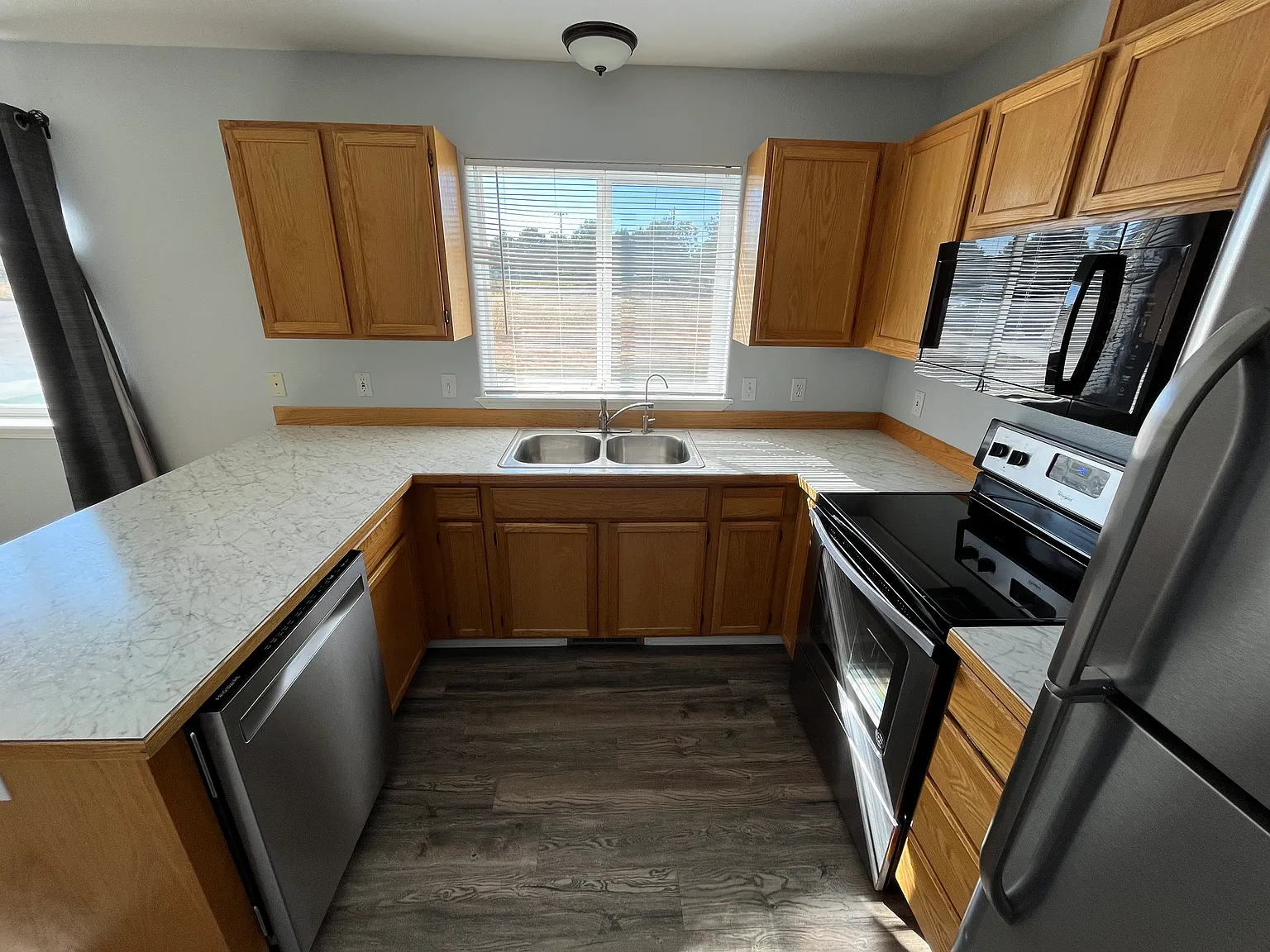 2 bed, 1.5 bath, 1122 sqft, $1,675 — Photo 4