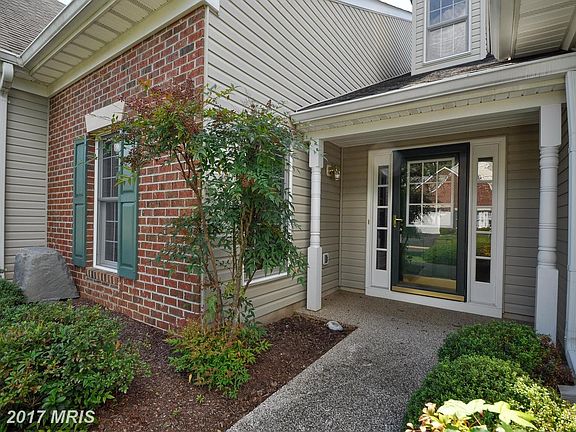3rd image of 9405 Dalmahoy Ln