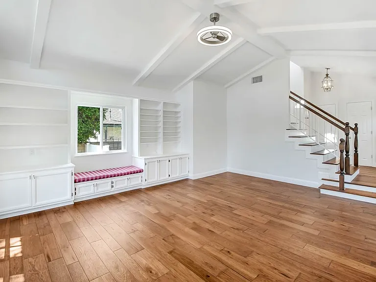 2401 Olive Ave — Photo 5