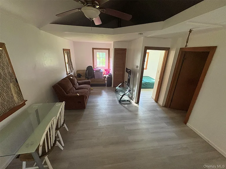 1 Royal Acres Dr #6 — Photo 3