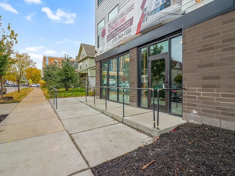 2432 Chicago Ave S #201 — Photo 23