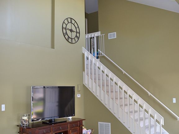 2nd image of 15623 Erin Ln