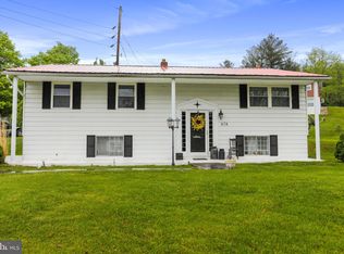 676 5th St, Romney, WV 26757