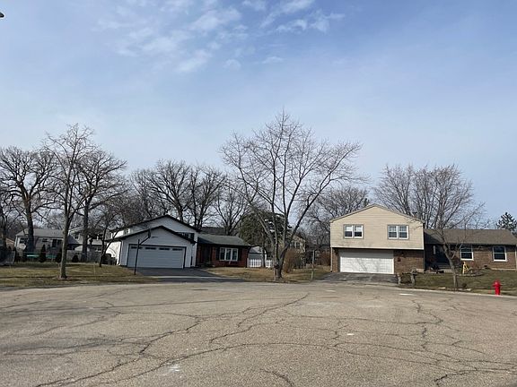 5th image of 590 Ivy Ct