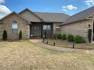 1021 Puritan Dr, Jacksonville, AR 72076