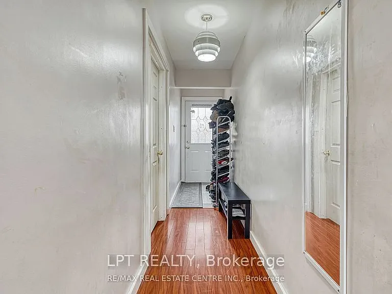 421 Saint Augustine Dr — Photo 11