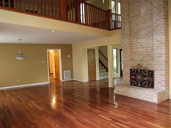 5th image of 8330 Bunker Bend Dr