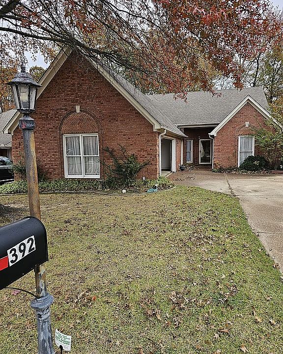 1st image of 392 Fairway Oaks Dr