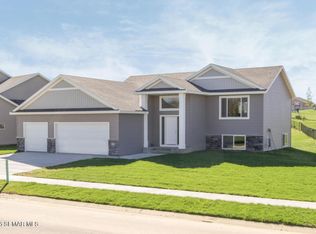 5084 Manor Brook Dr NW, Rochester, MN 55901