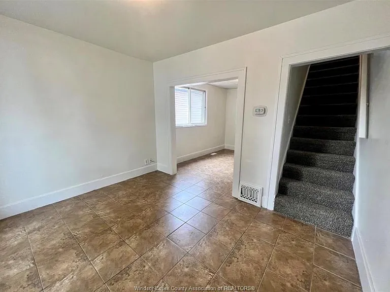 3458 Harris St — Photo 2
