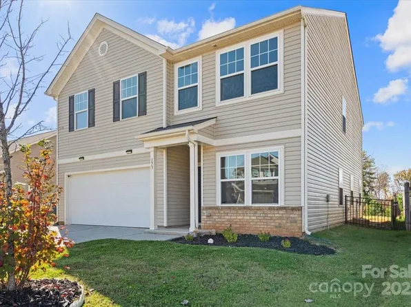 173 Hidden Lakes Rd, Statesville, NC 28677