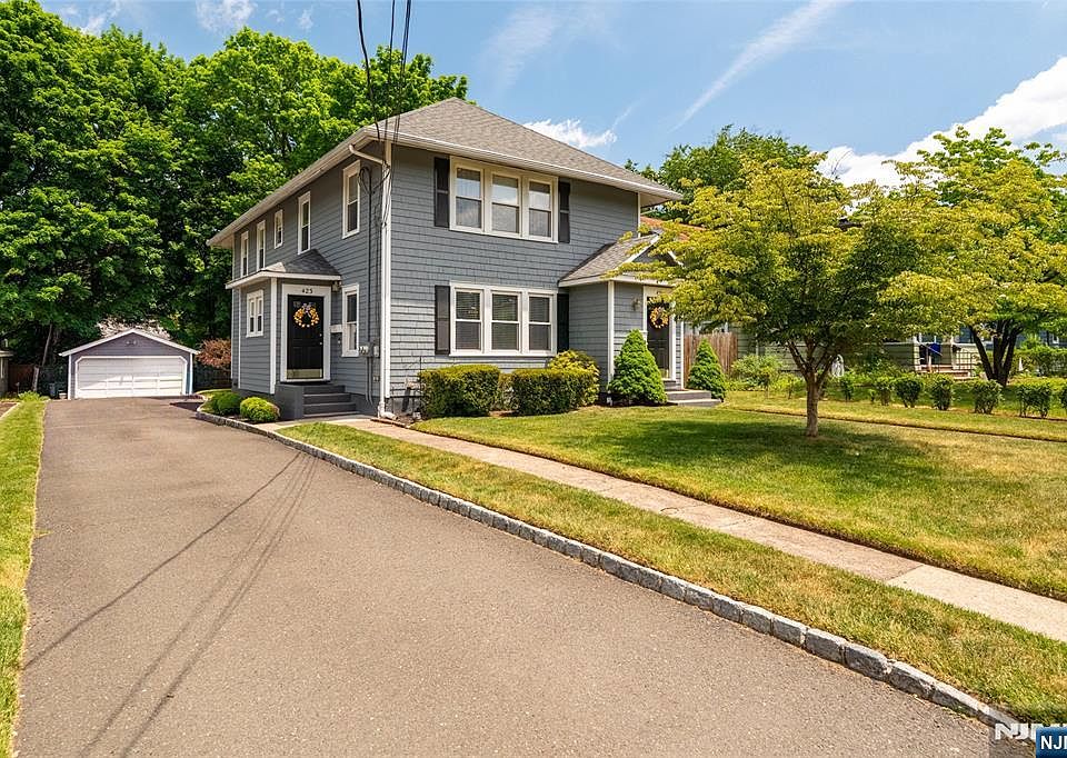 1st image of 423 Closter Dock Road