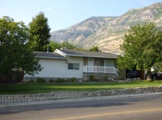 825 Grove Creek Dr, Pleasant Grove, UT 84062