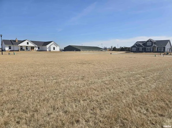 803 Darnall Dr, Geneseo, IL 61254