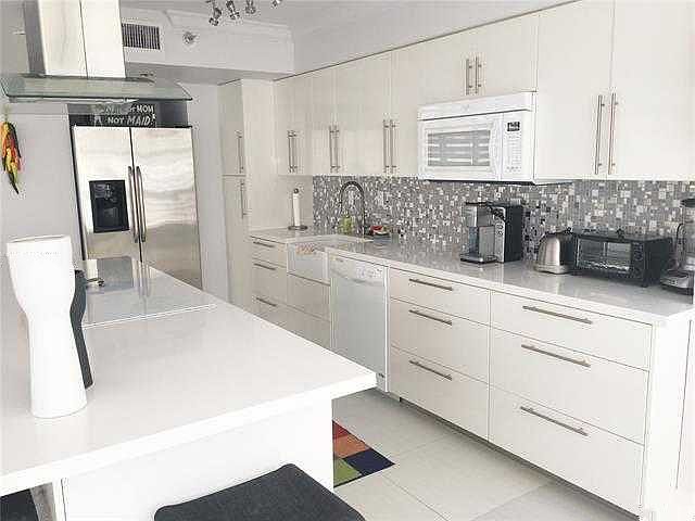 1st image of 19101 NE 36th Ct APT 1221