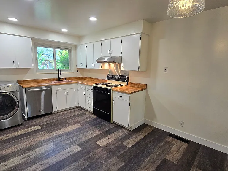 100 Hunter Lake Dr — Photo 9